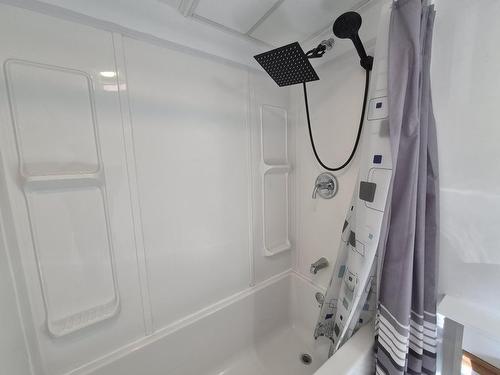 59 Hemlo Drive, Marathon, ON - Indoor Photo Showing Bathroom