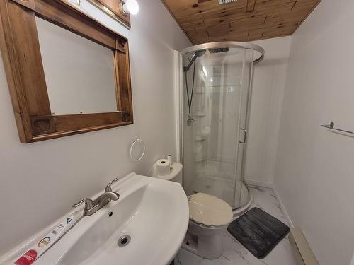 59 Hemlo Drive, Marathon, ON - Indoor Photo Showing Bathroom