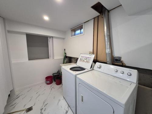 59 Hemlo Drive, Marathon, ON - Indoor Photo Showing Laundry Room