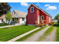 551 HILDEGARDE Street Windsor, ON N8X 2Z4