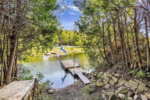 Accès au plan d'eau - 23 Ch. De La Blanche, Val-Des-Monts, QC - Outdoor With Body Of Water With View