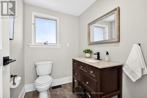 8122 Eramosa Garafraxa Townline, Centre Wellington, ON - Indoor Photo Showing Bathroom