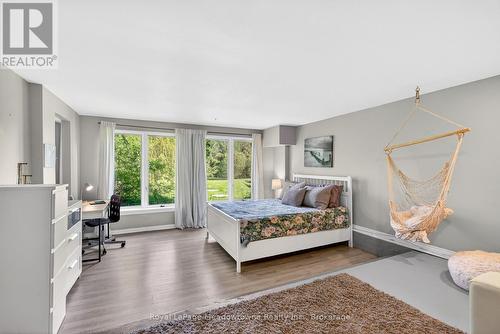 8122 Eramosa Garafraxa Townline, Centre Wellington, ON - Indoor Photo Showing Bedroom
