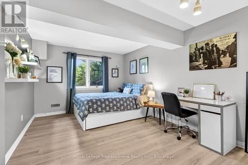 8122 Eramosa Garafraxa Townline, Centre Wellington, ON - Indoor Photo Showing Bedroom