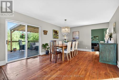 8122 Eramosa Garafraxa Townline, Centre Wellington, ON - Indoor Photo Showing Dining Room
