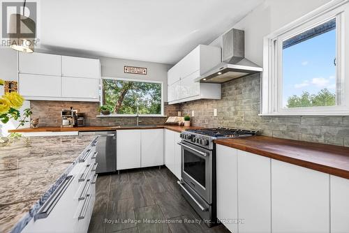 8122 Eramosa Garafraxa Townline, Centre Wellington, ON - Indoor Photo Showing Kitchen With Upgraded Kitchen