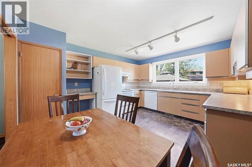 33 Sparling Crescent, Saskatoon, SK 