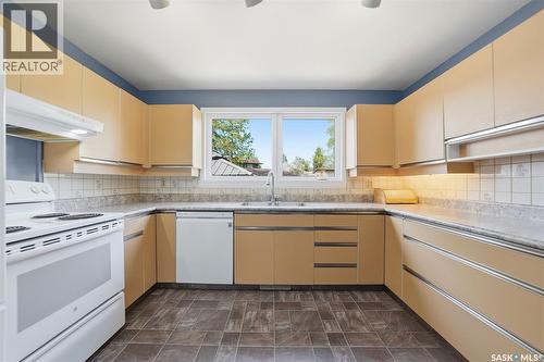 33 Sparling Crescent, Saskatoon, SK 