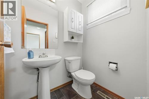 33 Sparling Crescent, Saskatoon, SK 