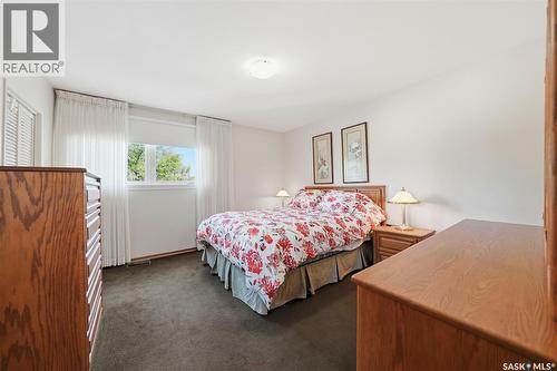 33 Sparling Crescent, Saskatoon, SK 