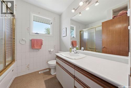 33 Sparling Crescent, Saskatoon, SK 