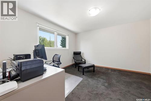 33 Sparling Crescent, Saskatoon, SK 