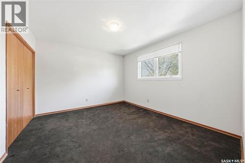 33 Sparling Crescent, Saskatoon, SK 
