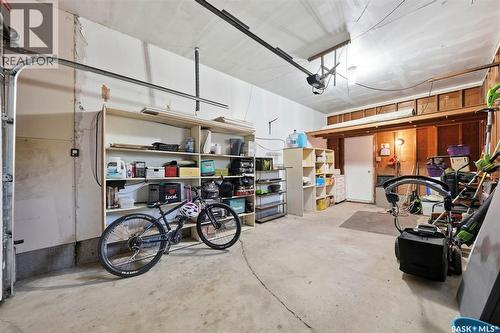 33 Sparling Crescent, Saskatoon, SK 