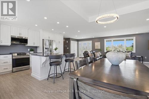 6442 Given Road, Minto, ON - Indoor Photo Showing Kitchen With Upgraded Kitchen