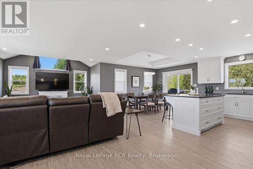 6442 Given Road, Minto, ON - Indoor Photo Showing Other Room