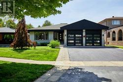 727 BARBADOS STREET  Oshawa, ON L1J 7E7