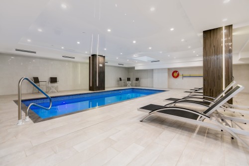 Pool - 1405-1188 Av. Union, Montréal (Ville-Marie), QC - Indoor Photo Showing Other Room With In Ground Pool