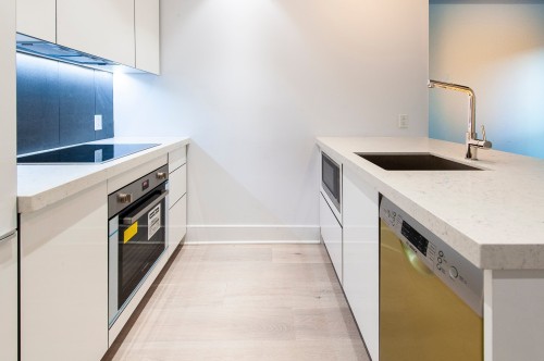 Kitchen - 1405-1188 Av. Union, Montréal (Ville-Marie), QC - Indoor Photo Showing Kitchen With Upgraded Kitchen