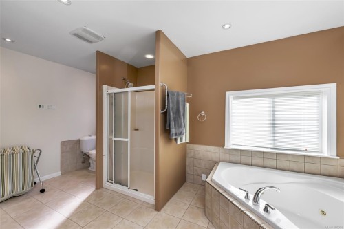 7220 Walton Rd, Honeymoon Bay, BC 