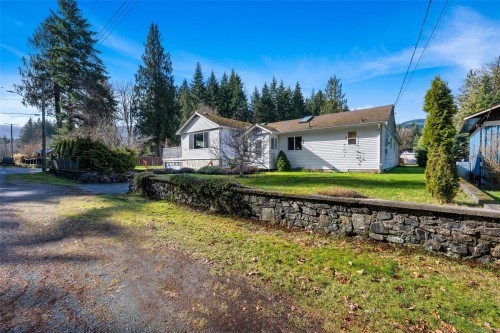 7220 Walton Rd, Honeymoon Bay, BC 