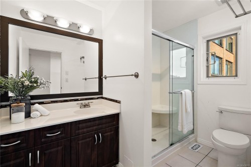 #4-108 Dallas Rd, Victoria, BC 