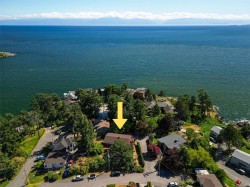 1413 Beatty St Esquimalt, BC V9A 5L5
