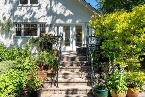 688 Falkland Rd, Oak Bay, BC 