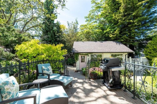 688 Falkland Rd, Oak Bay, BC 