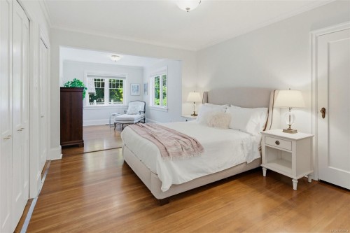 688 Falkland Rd, Oak Bay, BC 