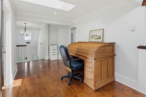 688 Falkland Rd, Oak Bay, BC 