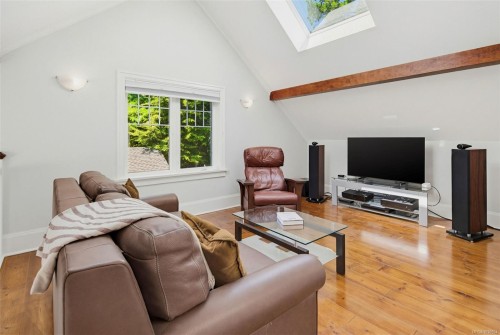 688 Falkland Rd, Oak Bay, BC 