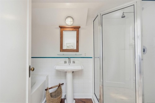 688 Falkland Rd, Oak Bay, BC 
