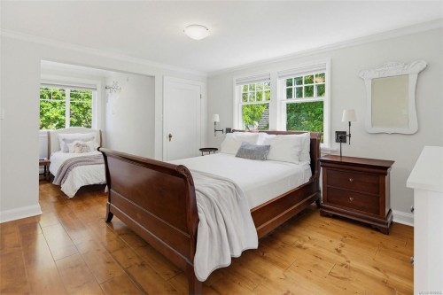 688 Falkland Rd, Oak Bay, BC 