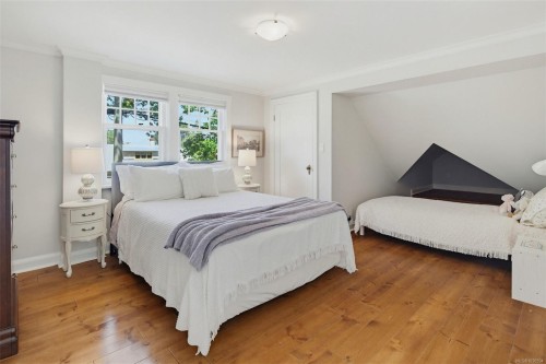 688 Falkland Rd, Oak Bay, BC 