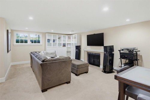 688 Falkland Rd, Oak Bay, BC 