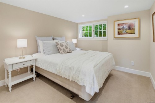 688 Falkland Rd, Oak Bay, BC 