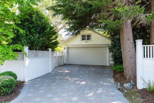 688 Falkland Rd, Oak Bay, BC 
