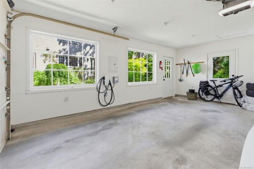 688 Falkland Rd, Oak Bay, BC 