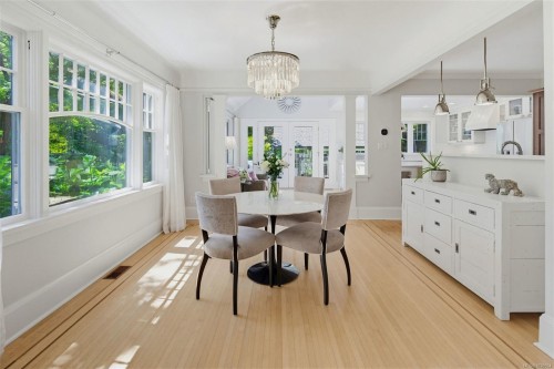 688 Falkland Rd, Oak Bay, BC 