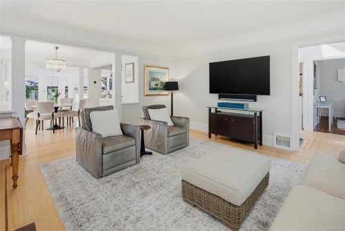 688 Falkland Rd, Oak Bay, BC 