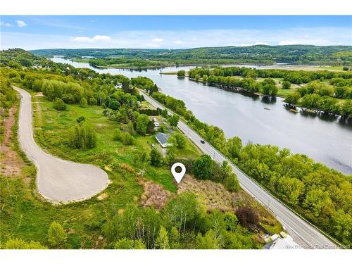 Na Grand Pass Crt, Douglas, NB 