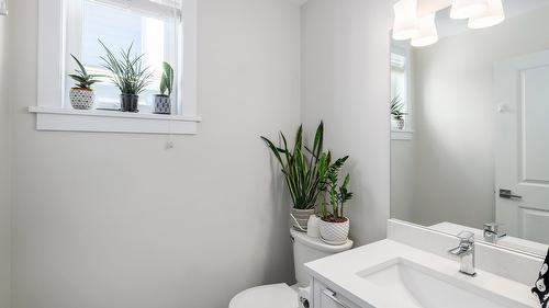 58-13098 Shoreline Way, Lake Country, BC - Indoor Photo Showing Bathroom