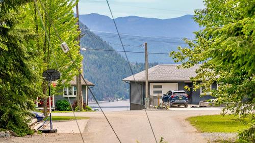 5147 Tallington Drive, Celista, BC 