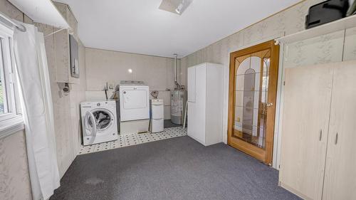 1830 Kokanee Crescent, Cranbrook, BC - Indoor Photo Showing Laundry Room