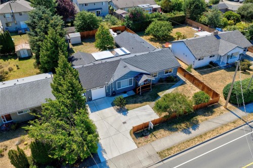375 Temple St, Parksville, BC 