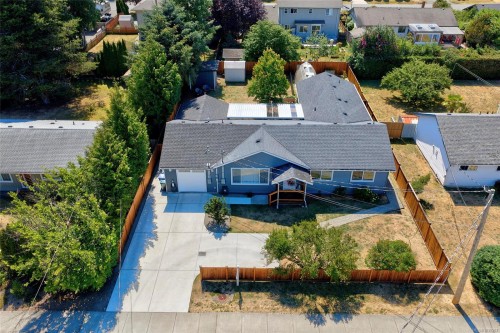 375 Temple St, Parksville, BC 
