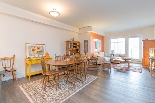 #303-5822 Garden St, Duncan, BC - Indoor