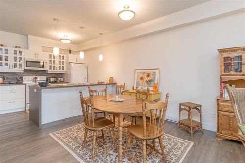 #303-5822 Garden St, Duncan, BC - Indoor