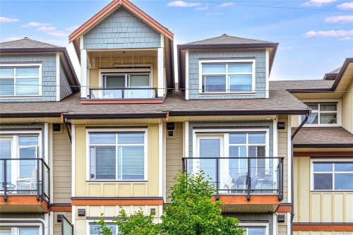 #303-5822 Garden St, Duncan, BC - Outdoor With Facade